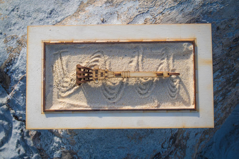 Zen Garden - Japanese Meditation Kit. Playset of 6 pieces, plus the sandbox option.