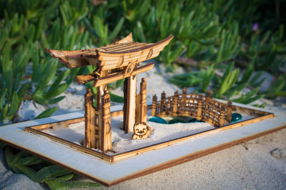 Zen Garden - Japanese Meditation Kit. Playset of 6 pieces, plus the sandbox option.