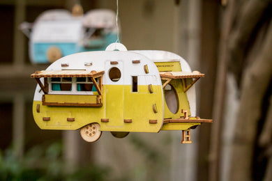 Paintable Camper Bird House playset you can snap together and use! Bring back the love of travel and camping with a miniature model trailer